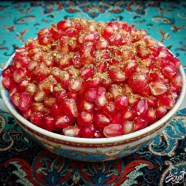 تزیین انار دون شده ساده